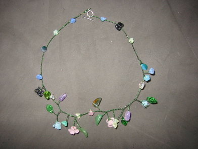 vine_necklace2.JPG