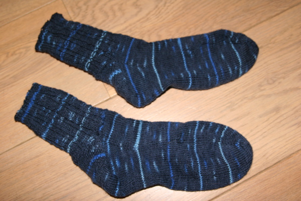 navy_socks1.JPG